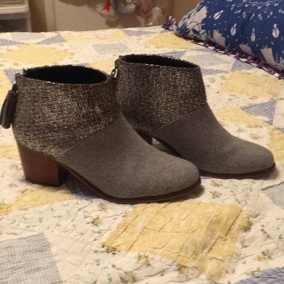 Toms Shoes - Toms Short Booties Size 8